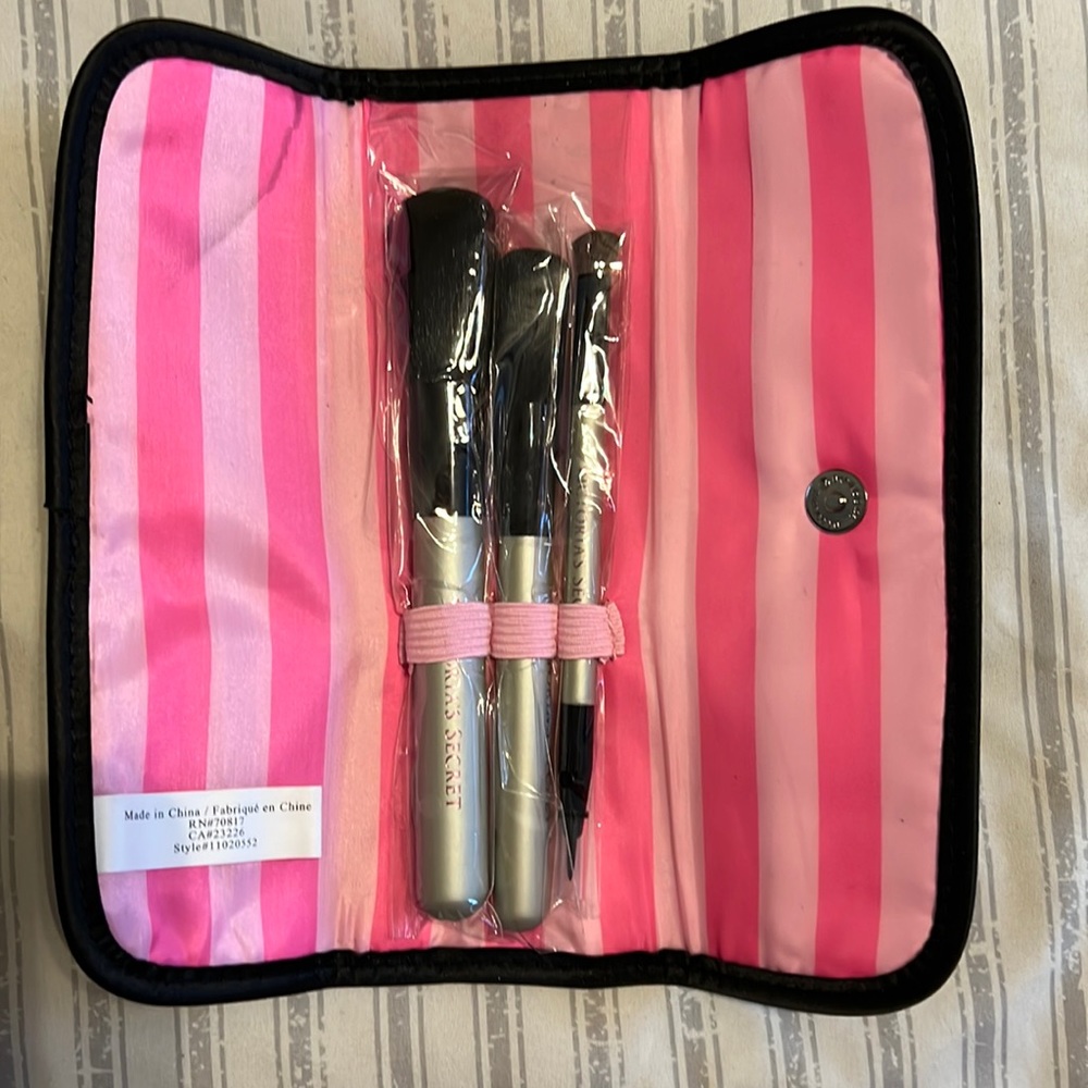 NEW MAKEUP Brush set